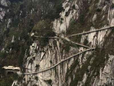 青岛天堂寨旅游景区：自然奇观、历史文化、探险乐趣，一起发现美食之旅